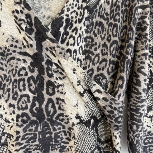 Neiman Marcus Cashmere Women’s Gray Black Animal Print Sweater Dress Size XL - Picture 7 of 8